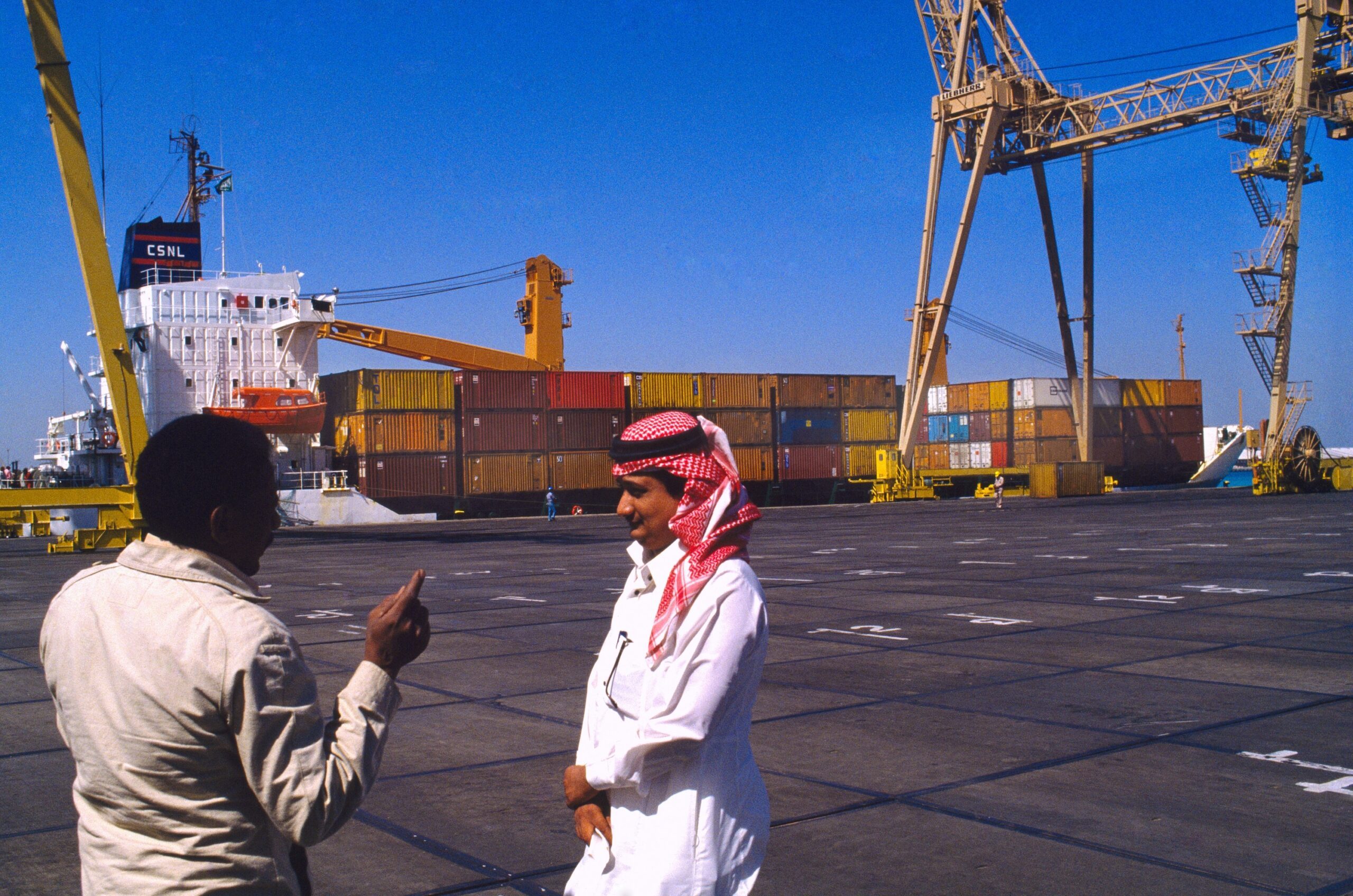 UAE Companies Seek Alternative Trade Routes After Hormuz Disruptions